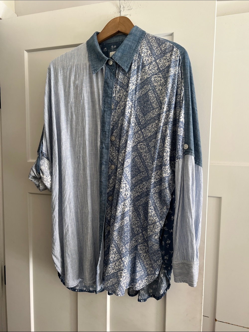 American Eagle Outfitters Blue Patchwork Print Button-Down Shirt💙🩵💜